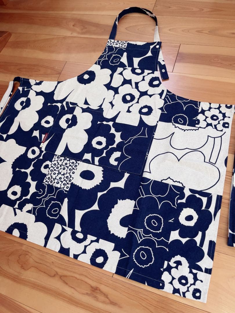 マリメッコ　ウニッコ60周年記念エプロン