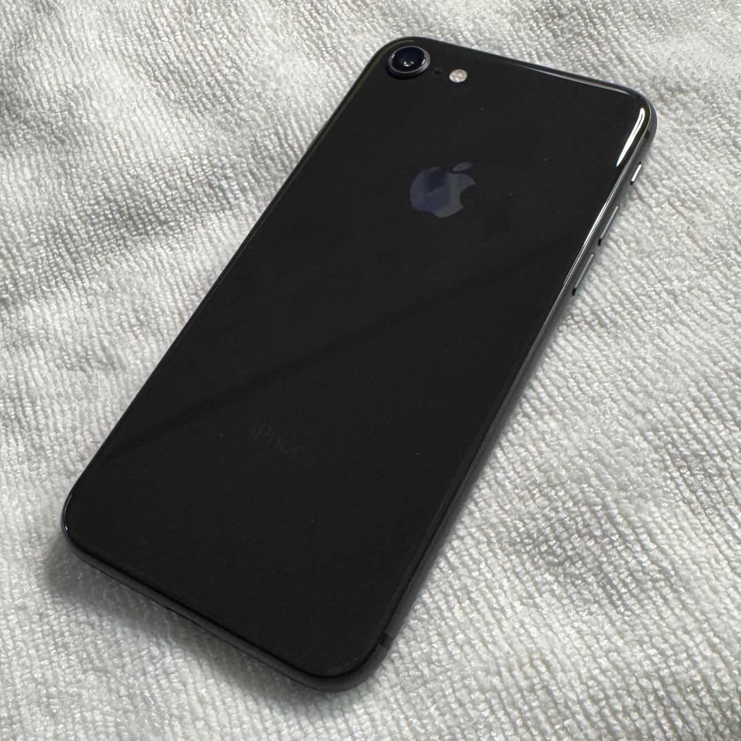 Elégance様 【美品】　Apple iPhone 8 バッテリー100％