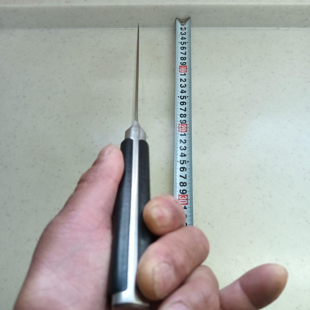 刃渡り約27cmの牛刀　グレステン