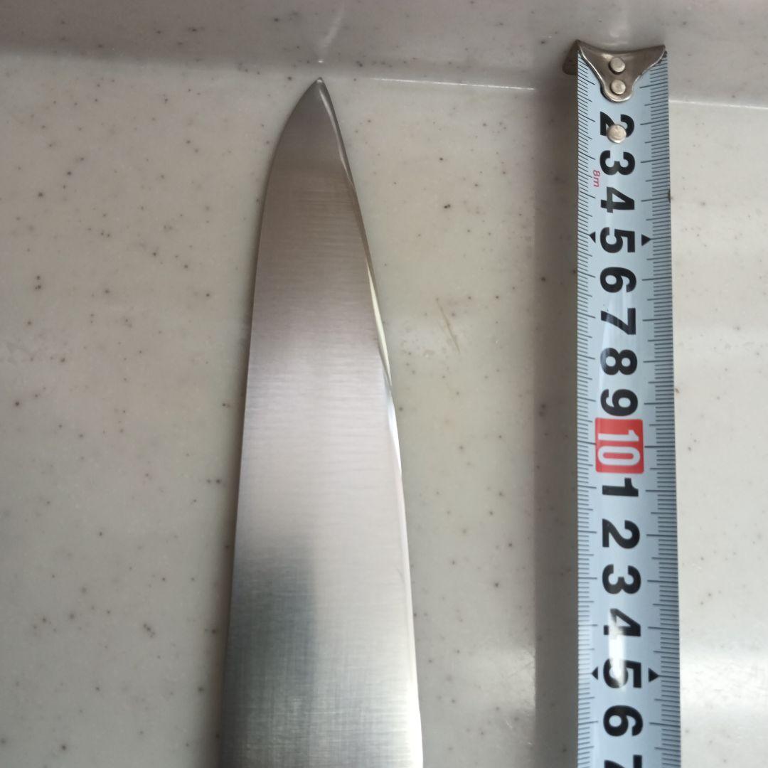 刃渡り約27cmの牛刀　グレステン