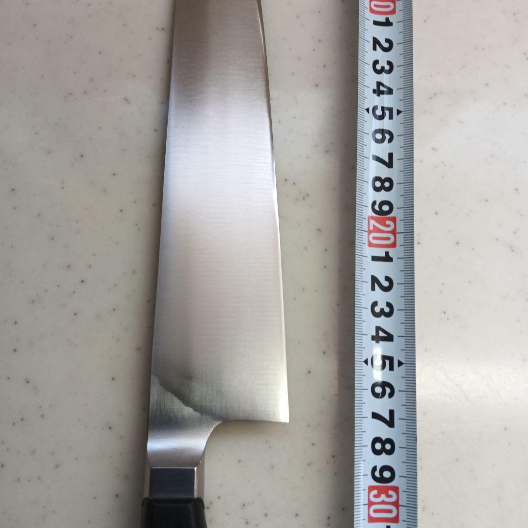 刃渡り約27cmの牛刀　グレステン