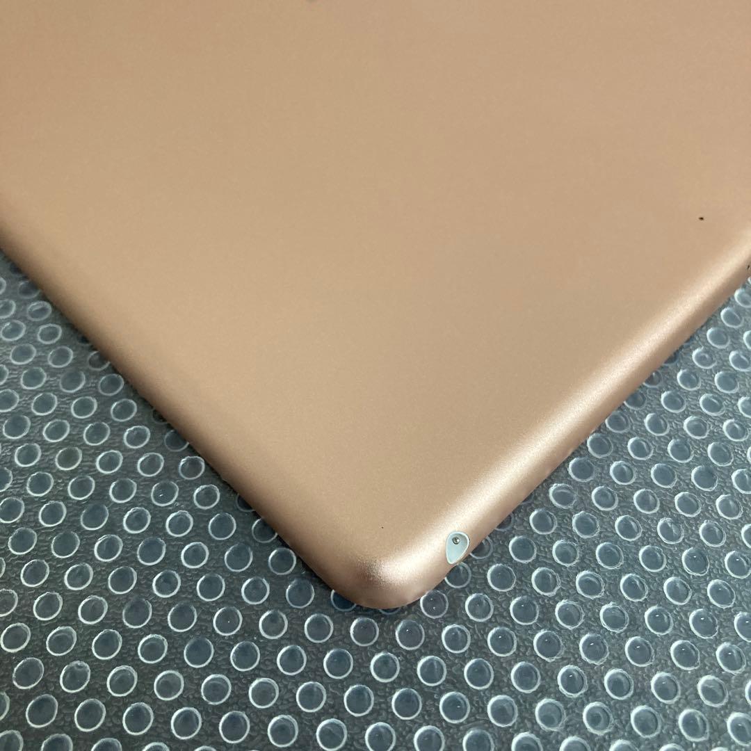 1081 電池ほぼ新品☆比較的綺麗☆iPad6第6世代32GB WIFIモデル☆