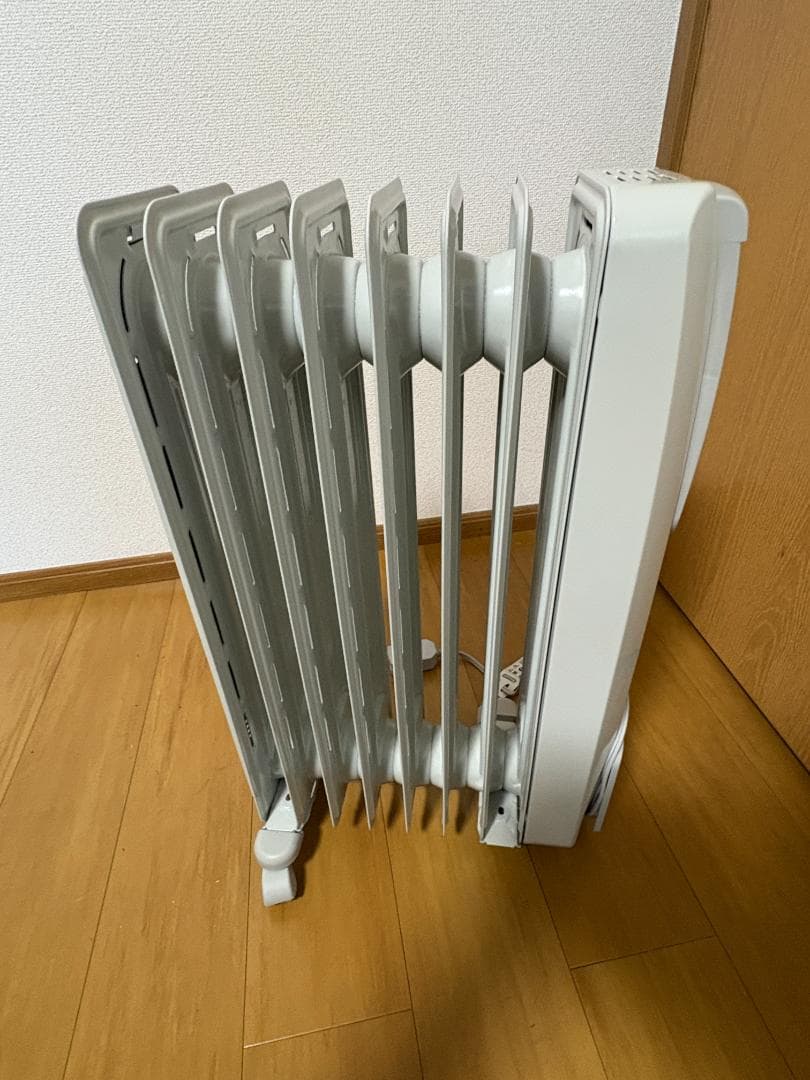 デロンギ オイルヒーター KHD410812-GC 美品 2024年購入 取説付