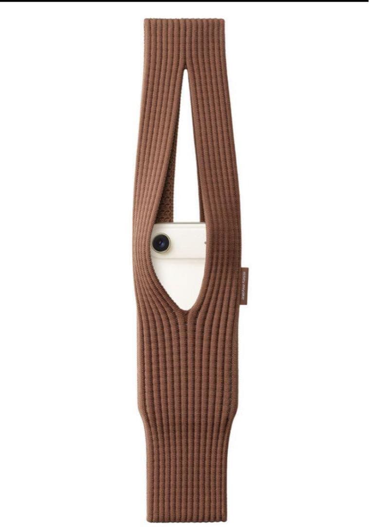 iPhone Pocket by ISSEY MIYAKE ショート シナモン