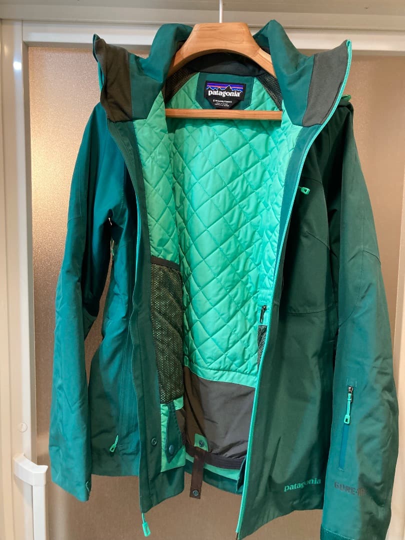 patagonia ウィメンズ・インサレーテッド・パウダー・ボウル・ジャケット