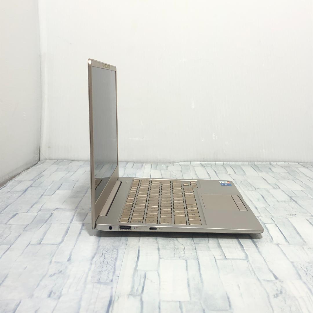 ノートパソコン本体 第11世代Core i5/SSD256GB/8GB搭載