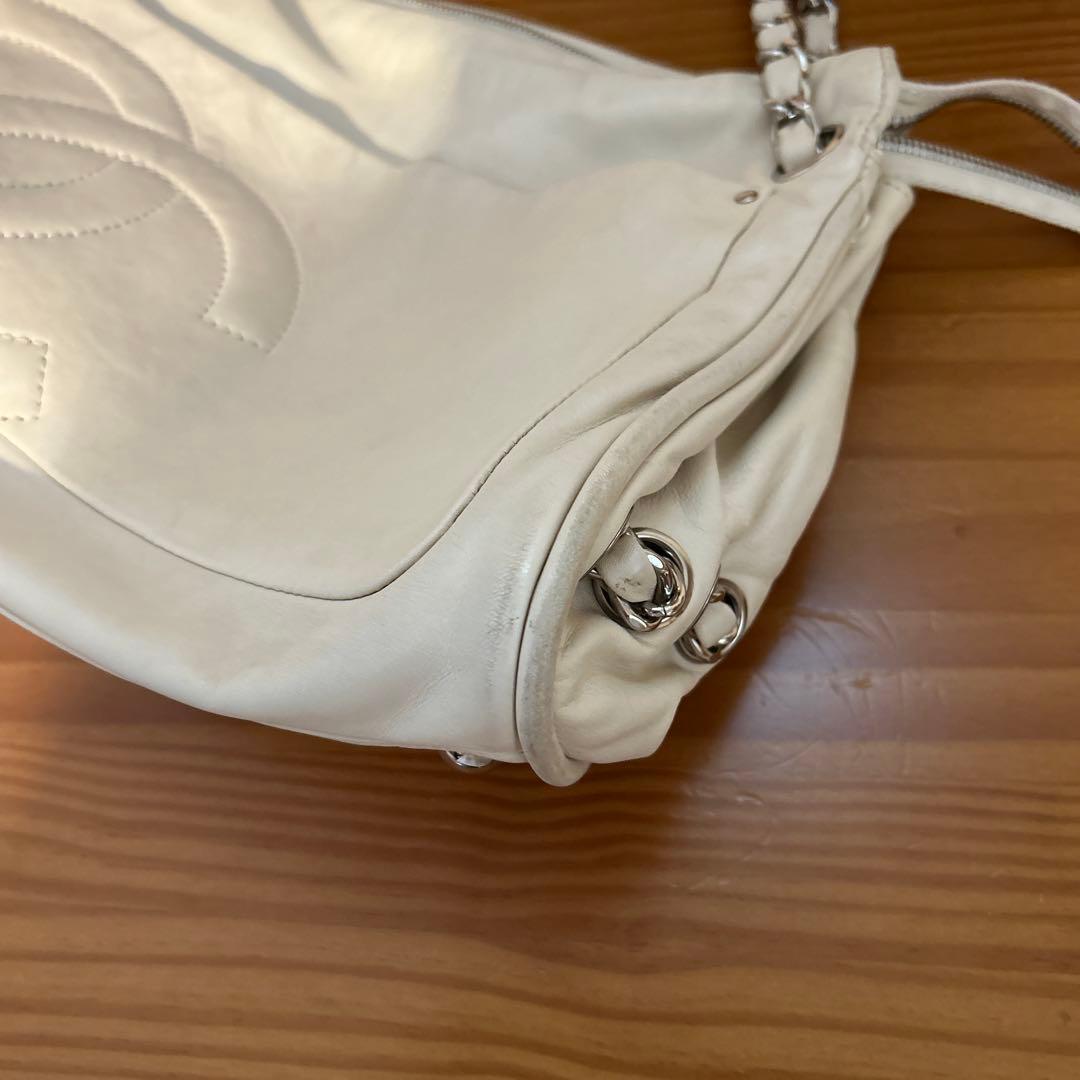 CHANEL ホワイトレザー ショルダーバッグ