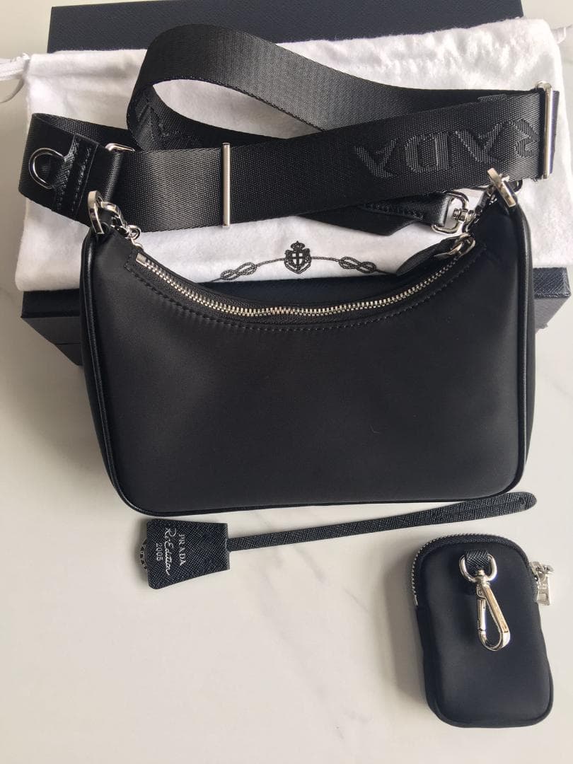 美品 Re-Edition 2005 Nylon 中古品