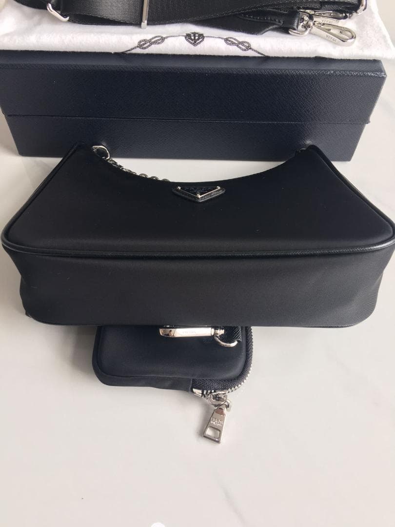 美品 Re-Edition 2005 Nylon 中古品