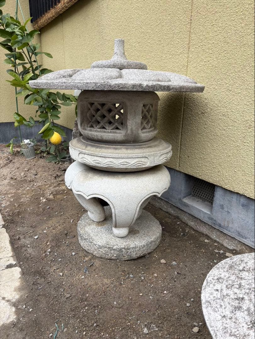 石製灯篭（大、小）・飾り岩（軽石）