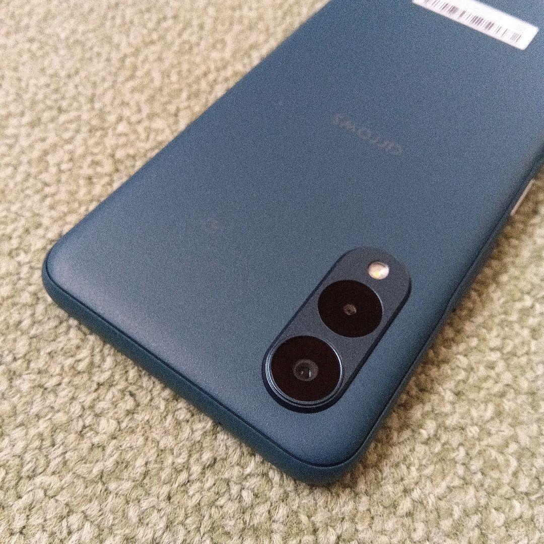 未使用新品 au FCNT arrows We2 FCG02 ネイビー 指紋認証