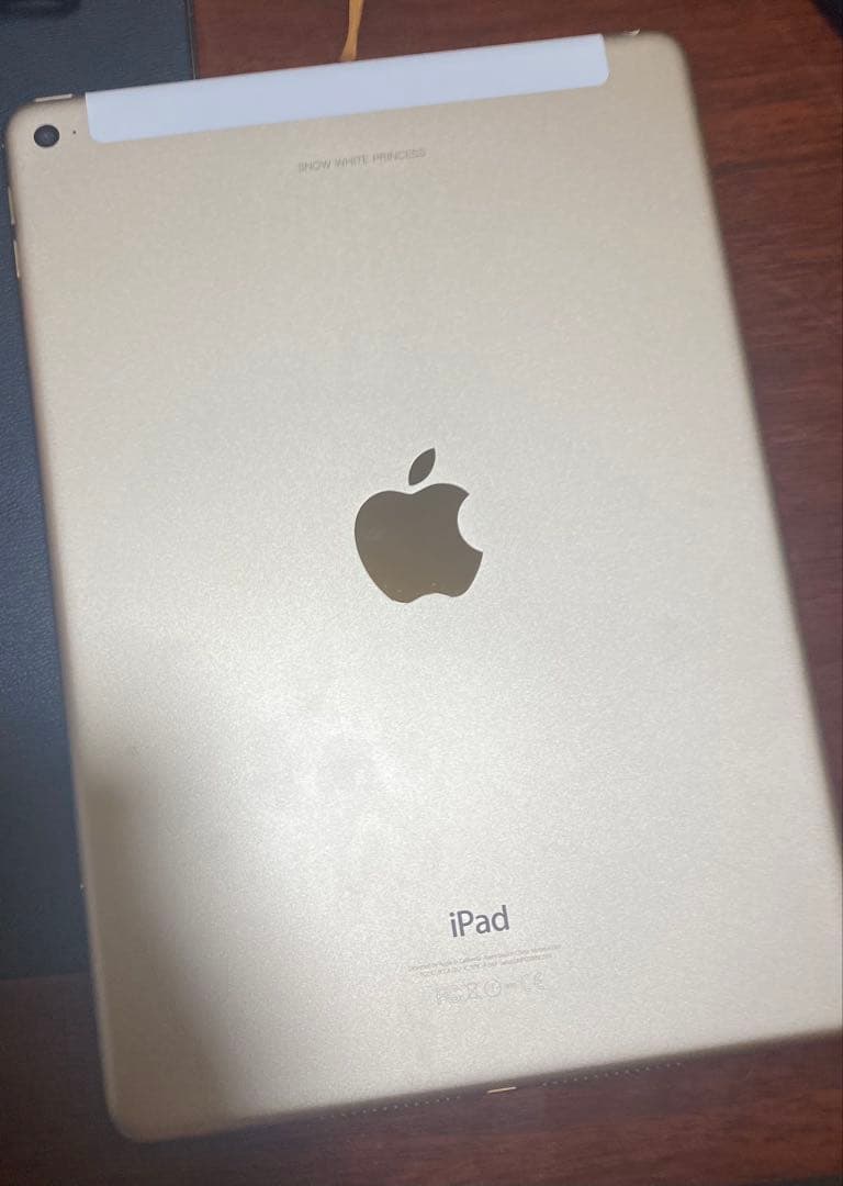 J*C様 iPad Air 2 Wi-Fi + Cellular 64GB ゴー