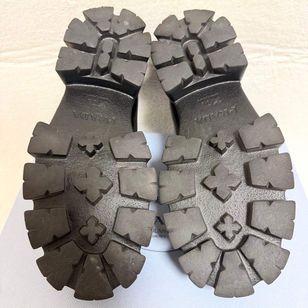 美品 プラダ ローファー モノリス 三角ロゴ ブラッシュドレザー 厚底 25 黒