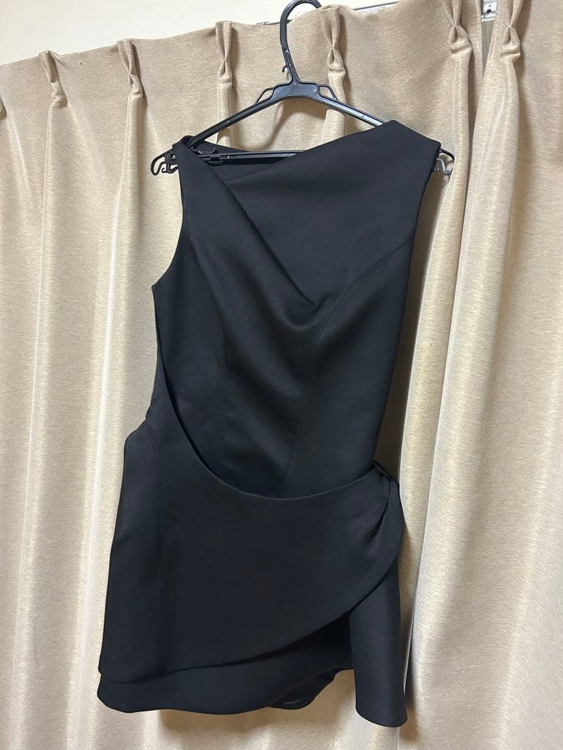 BLACKPINK ROSEちゃん着用　Mugler コラボワンピース