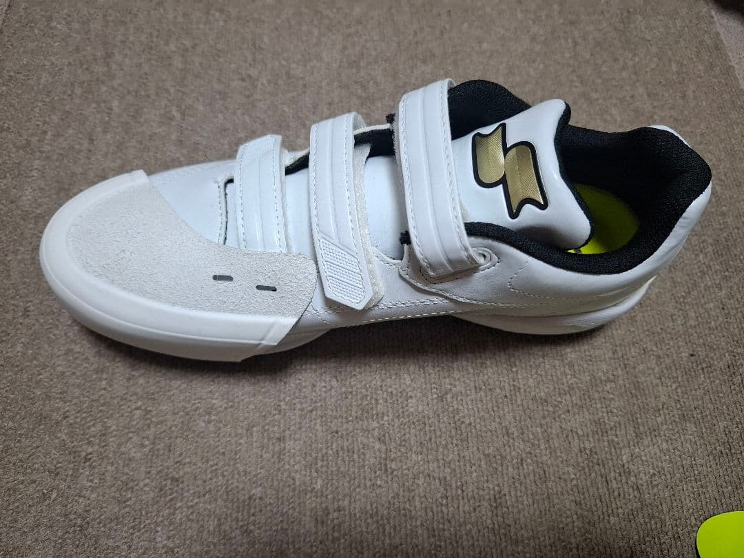 SSK スパイク ホワイト ベルクロ　金具