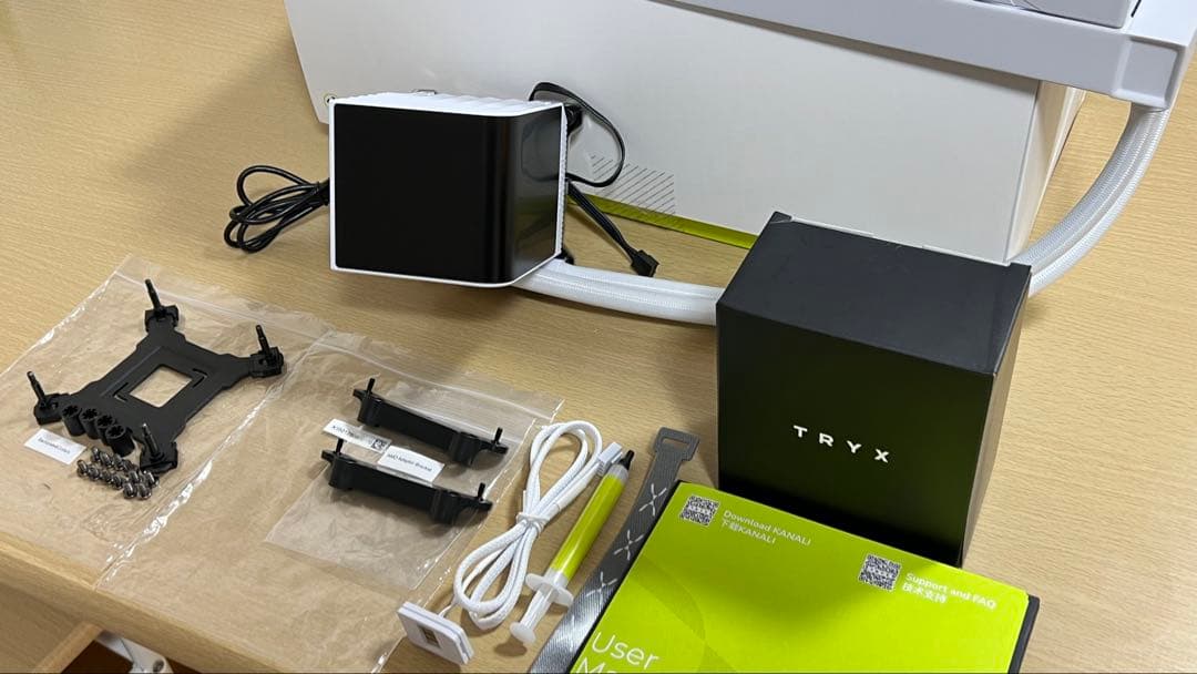 TRYX Panorama 360 ホワイト 6.5インチ AMOLEDクリーン