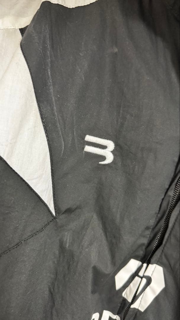 BALENCIAGA サッカーナイロンウィンドブレーカー