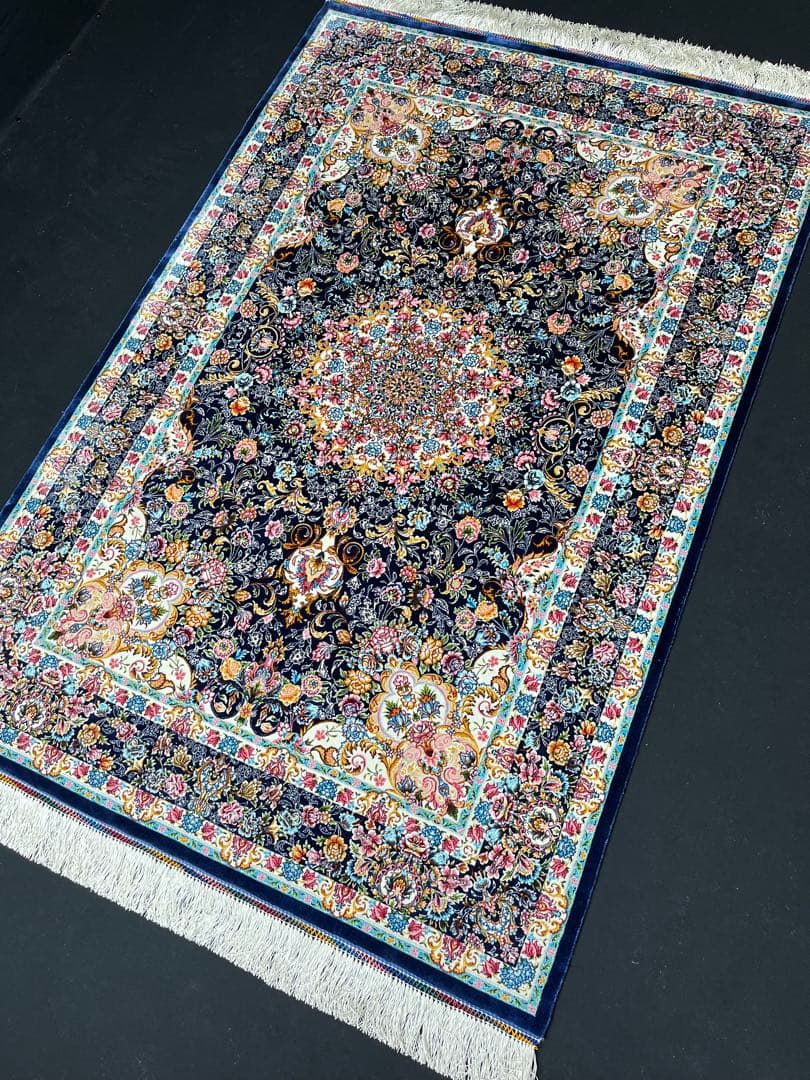 最高級 ペルシャ絨毯シルク イラン クム産 約225万ノット102×153cm