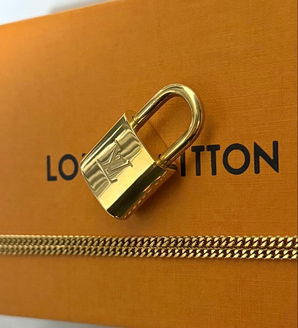 ✨極美品✨ LOUIS VUITTON 南京錠 パドロックカデナ＆喜平ネックレス