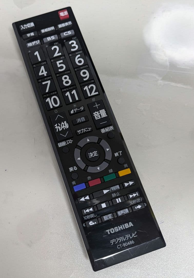 TOSHIBA　32型液晶テレビ　レグザ　32S22　2018年製