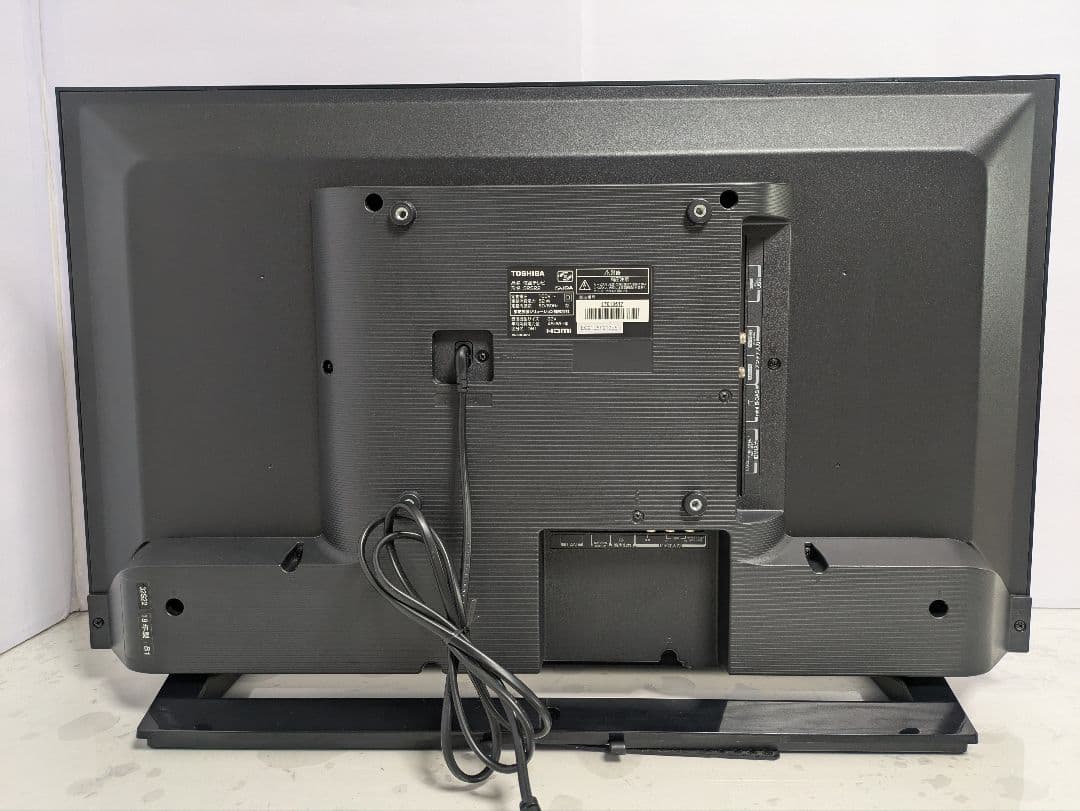 TOSHIBA　32型液晶テレビ　レグザ　32S22　2018年製