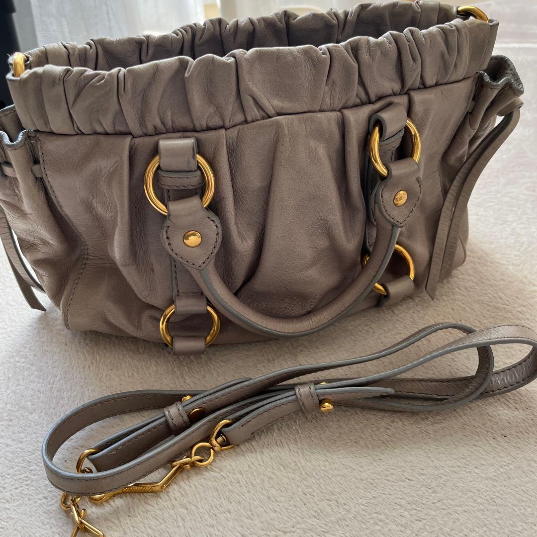 シルバー ギャザー付きショルダーバッグ