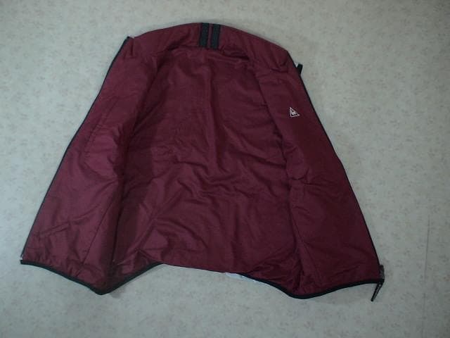 60951　ルコック　ゴルフ用リバーシブルベスト　白×ワインレッド　M