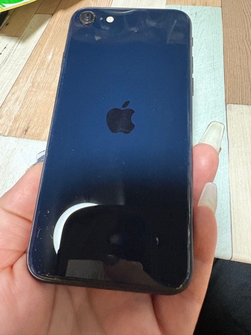iPhone SE (第3世代) 本体
