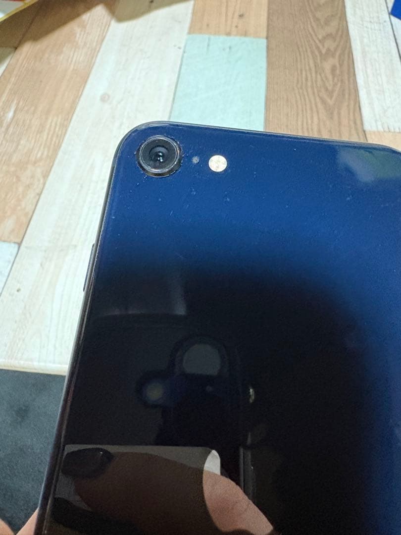 iPhone SE (第3世代) 本体