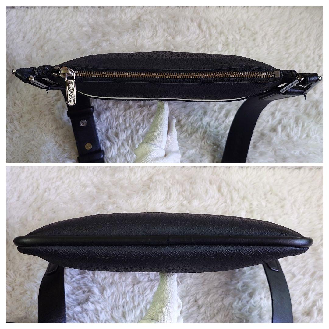 ロエベ ショルダーバッグ リピートアナグラム エンボス PVC 斜め掛け 黒