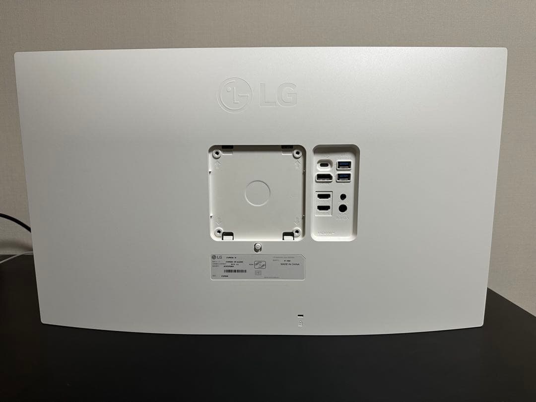 LG 27インチ 4K モニター　27UP850W-N