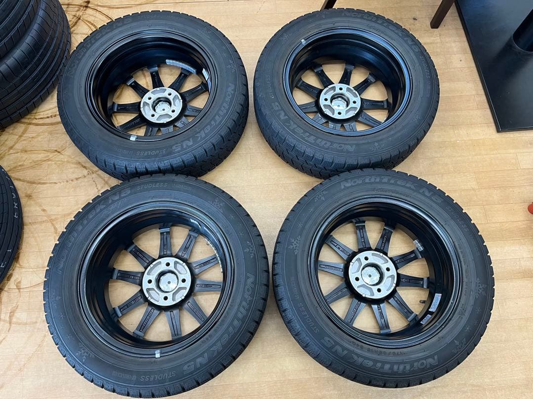 2022年製 中古ノーストレック スタッドレスセット175/65R15 アクア等