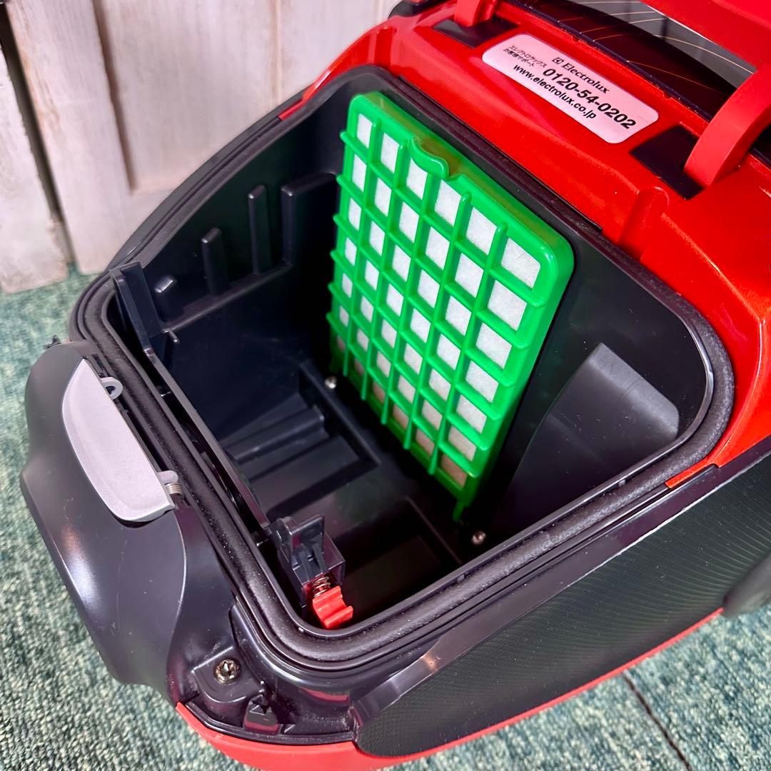 エレクトロラックス エルゴスリー オート 紙パック式 掃除機 EET530SO