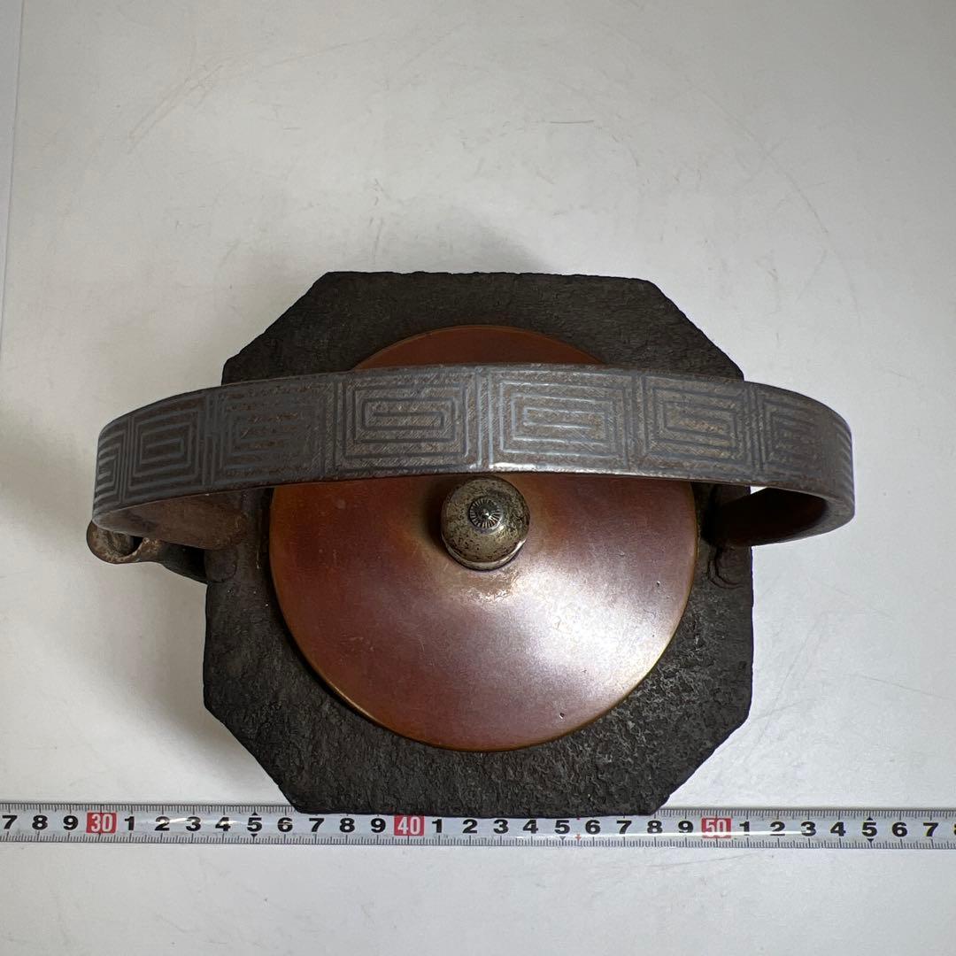 精金堂　雷文象嵌把手八角鉄瓶　合箱　1708g 東Y7-0509⭐︎2Fトニチ