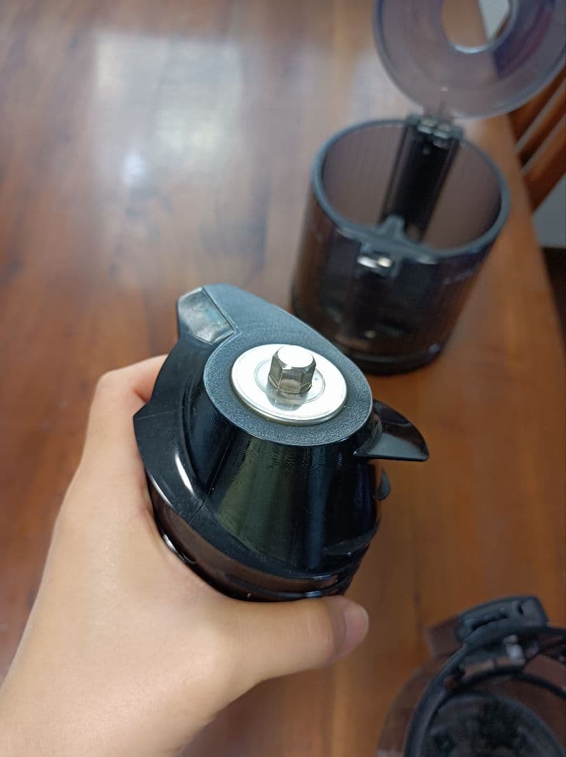 にんじんジュースにも！健康へ！HUROM H70ST コールドプレスジューサー