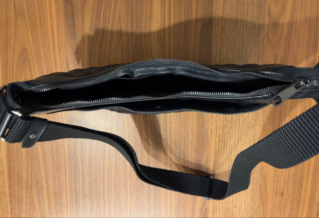 DAYSART 本革弓張月 ショルダーバッグ キルティング ボディバッグ