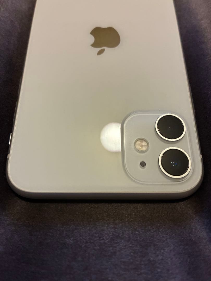 極美品 バッテリー新品100% iPhone11 128gb 箱 強化ガラスつき