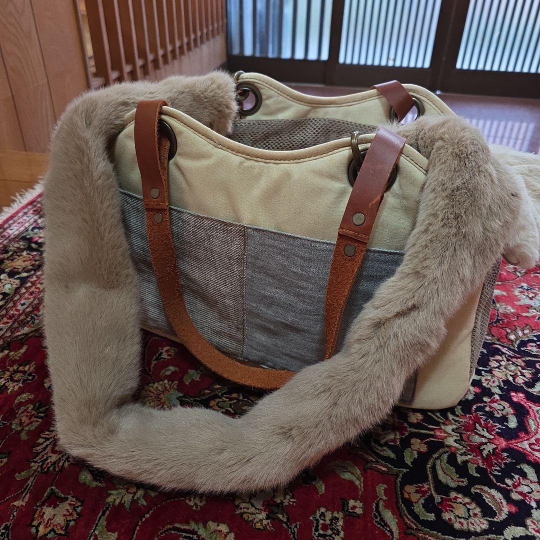 ✨希少LA発Louisdogファー付きペットキャリーバッグ ファーは取り外し可能