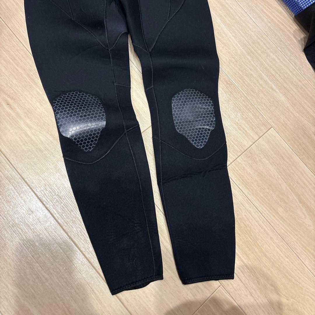 GRUSH ブラック フルスーツ 膝パッド付き Mサイズ