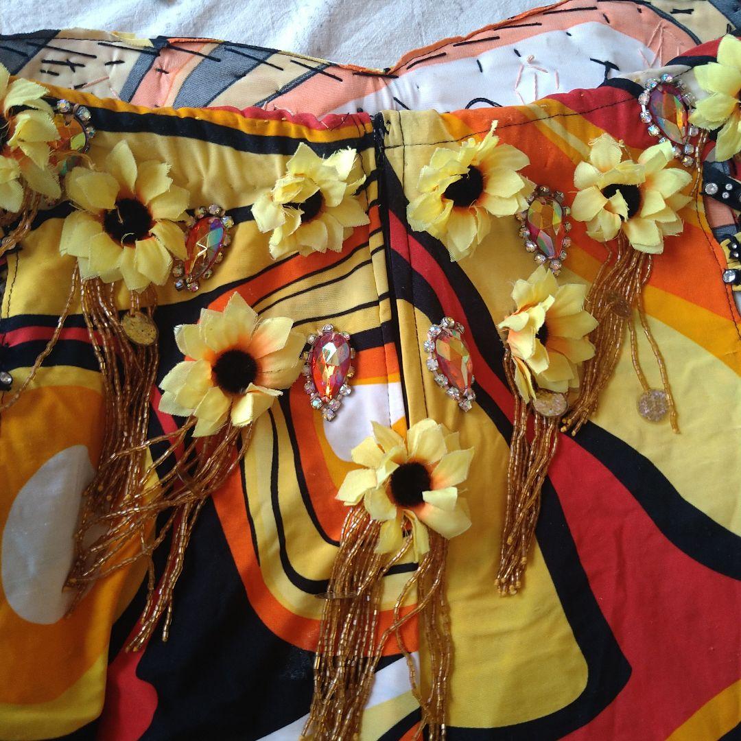 ベリーダンス衣装　エジプト製中古　 セットアップ　個性的な色柄ですが着やすい★