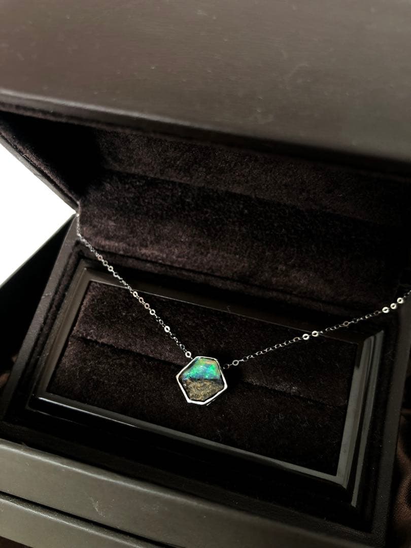 ヘキサゴン　オパールネックレストップ　六角形