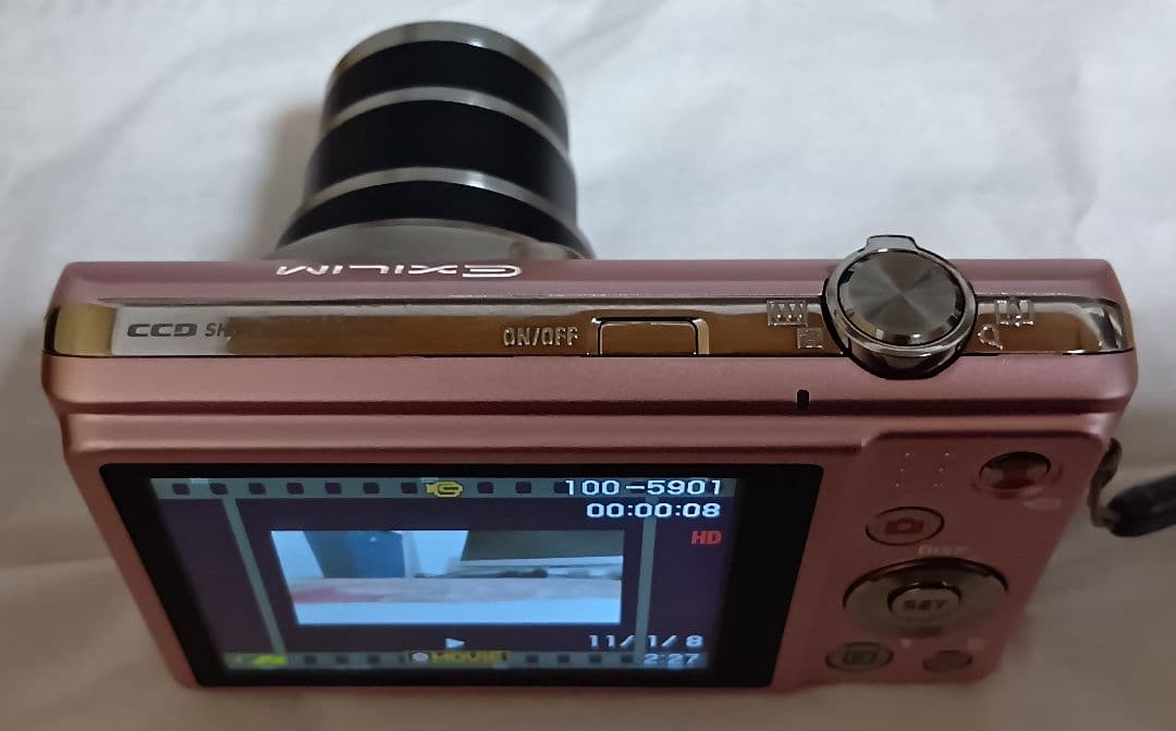 Casio Exilim 16.1メガピクセル デジタルカメラ