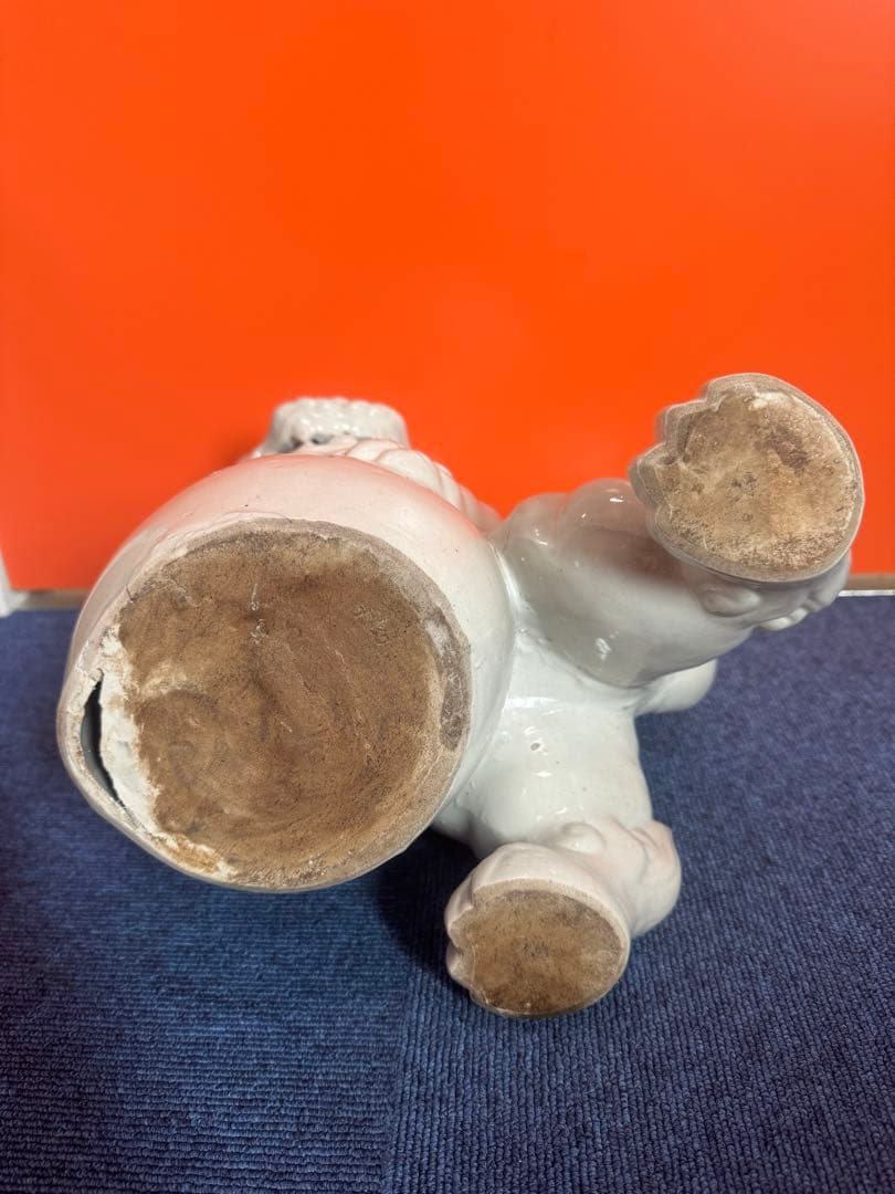 1815  九谷焼 白磁玉乗り獅子　縁起物 獅子置物 高さ約32cm  時代物