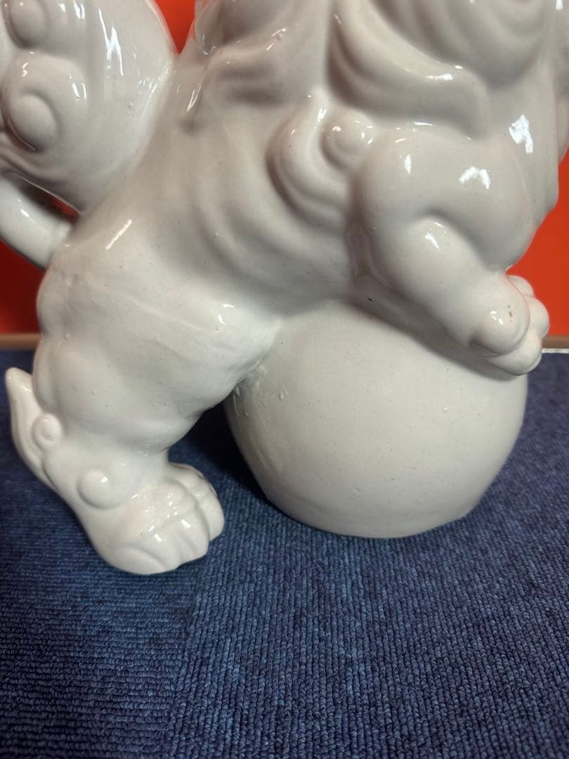 1815  九谷焼 白磁玉乗り獅子　縁起物 獅子置物 高さ約32cm  時代物