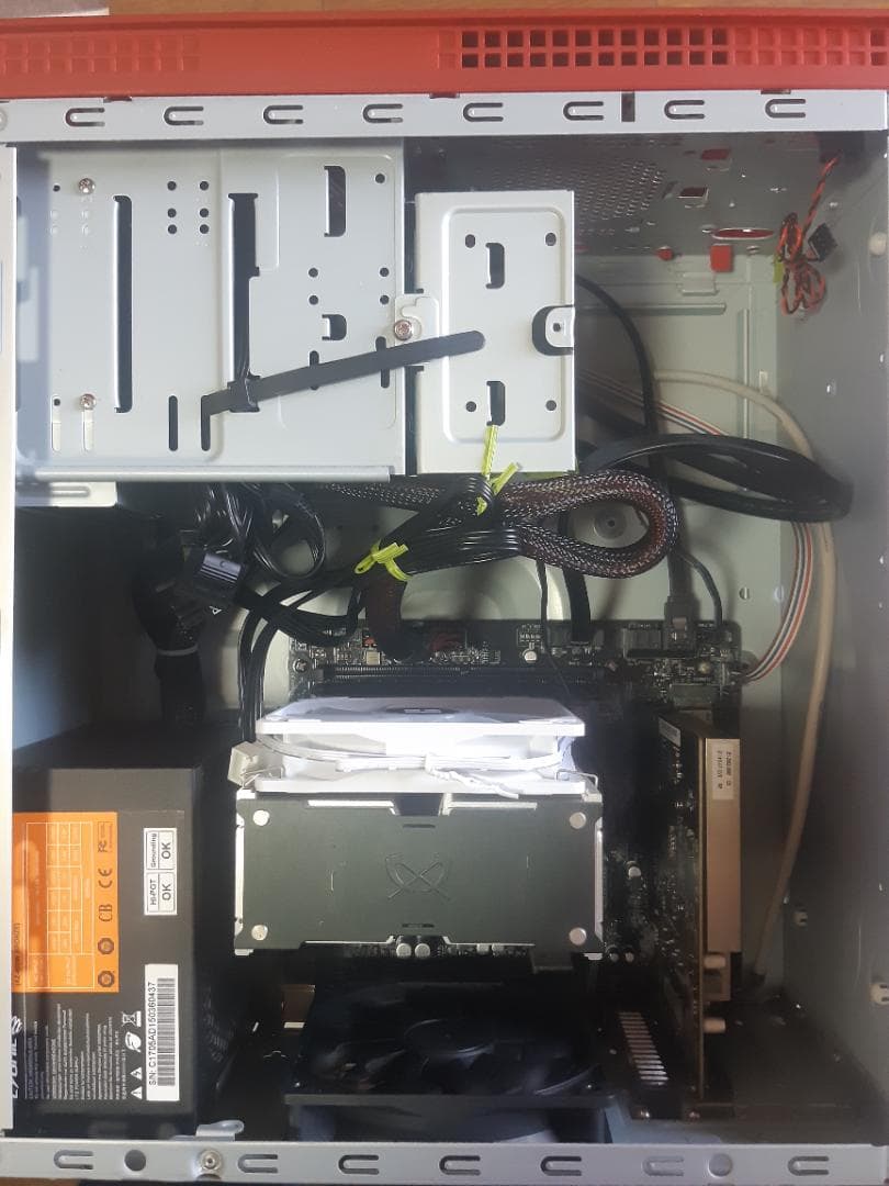 自作PC　i5 8500・8GB・SSD128GB・RX550・Win11