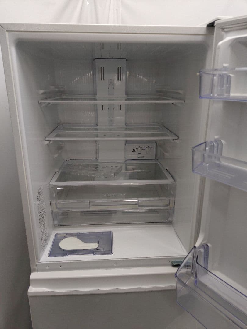 三菱　2022年製　冷凍冷蔵庫　MR-C33G-W1