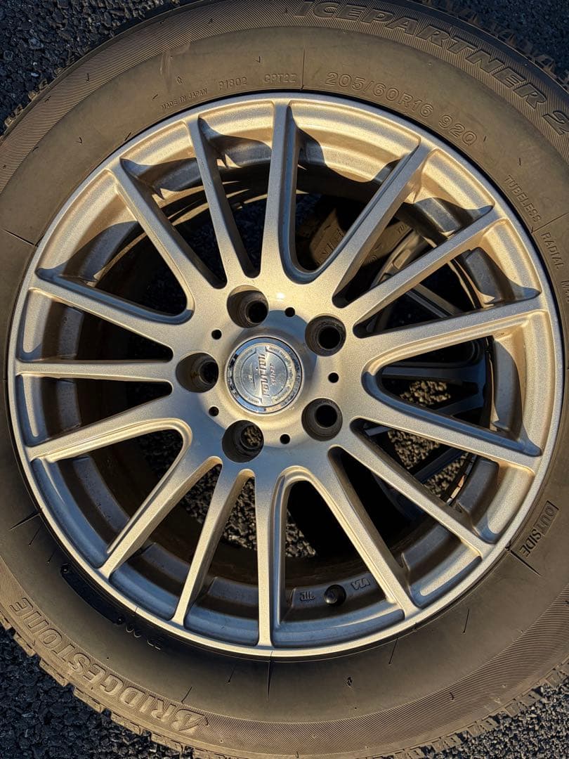 16インチ 205/60/R16 スタッドレスタイヤホイールセット