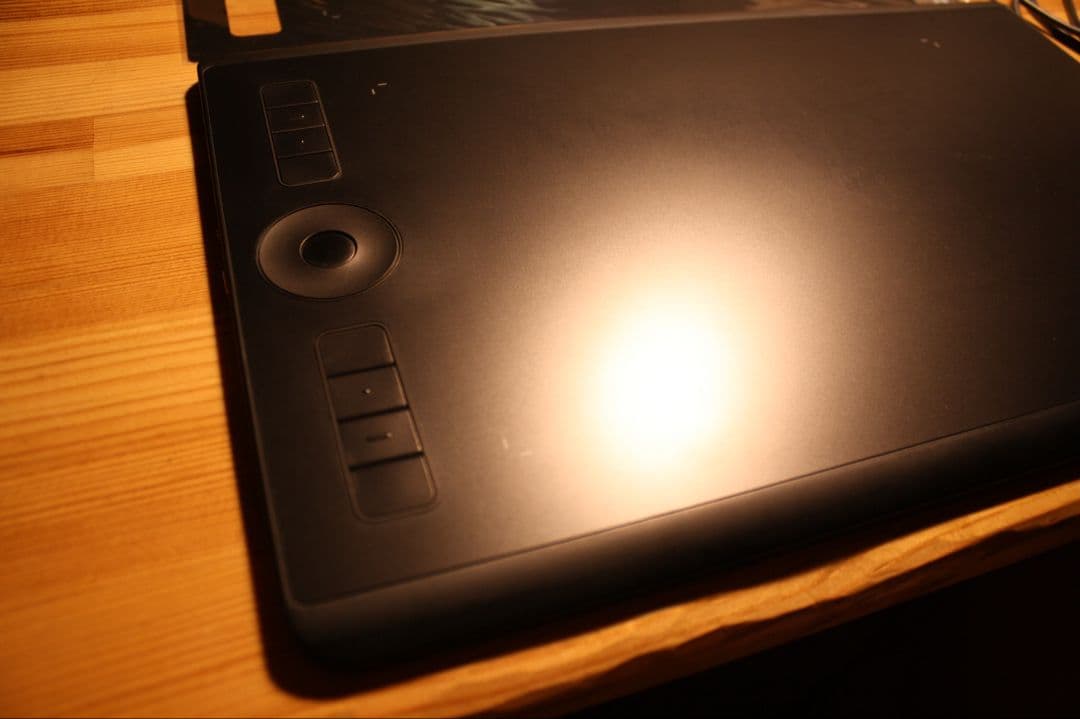 WACOM Intuos Pro M PTH-660ペンタブレット 本体のみ