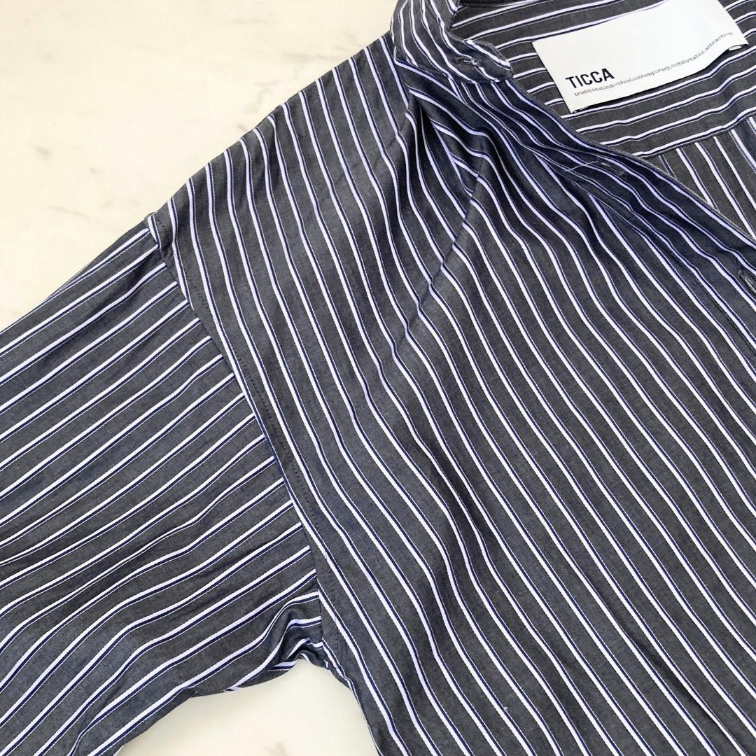 ティッカ　TICCA SOMELOS バックスリットストライプシャツ　ネイビー