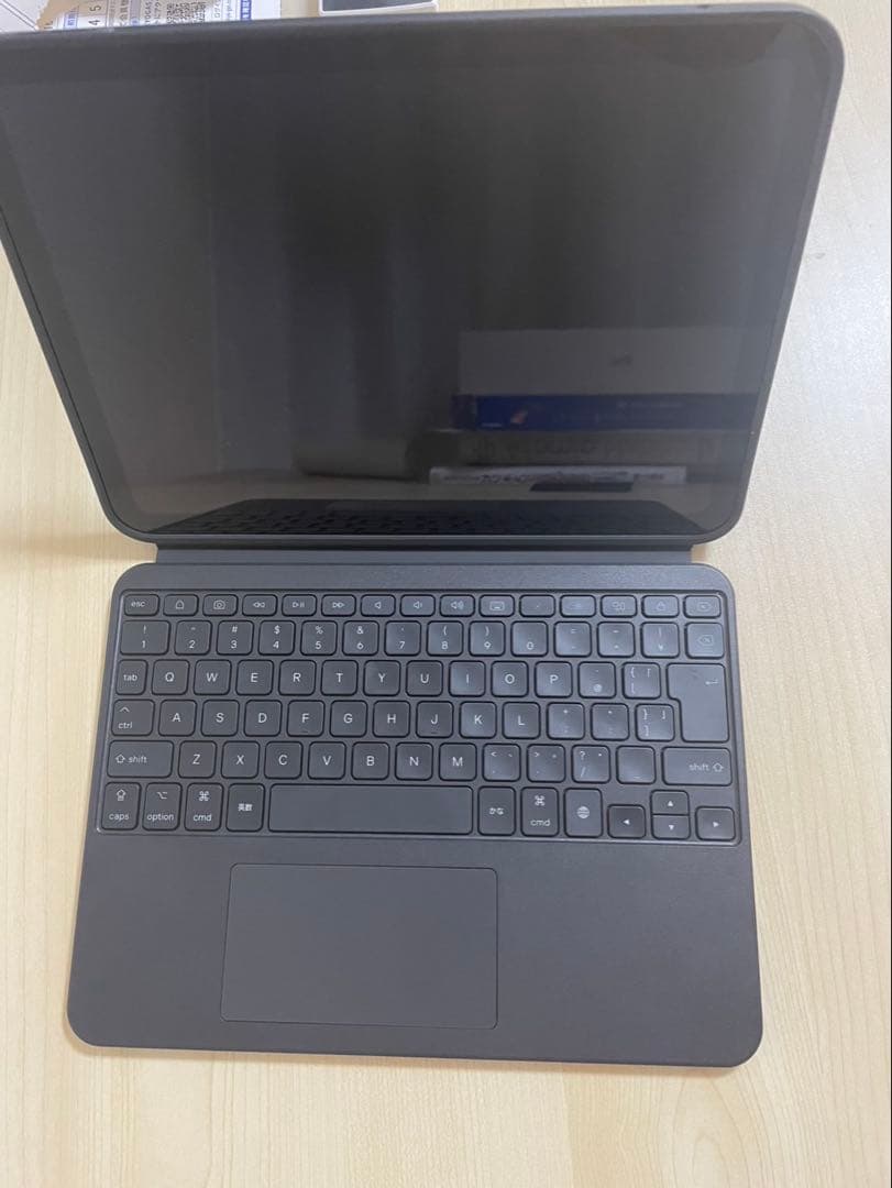 2回使用！iPad A16 Wi-Fiモデル 128GB ブルー　キーボード付き